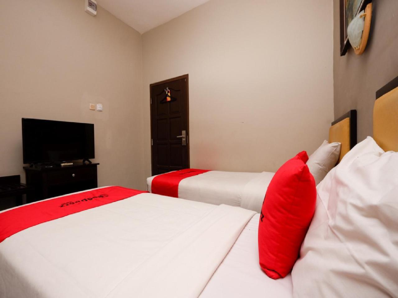 Reddoorz Plus @ Singosari Raya Semarang Exterior photo